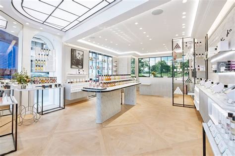 boutique dior bordeaux|dior paris shop.